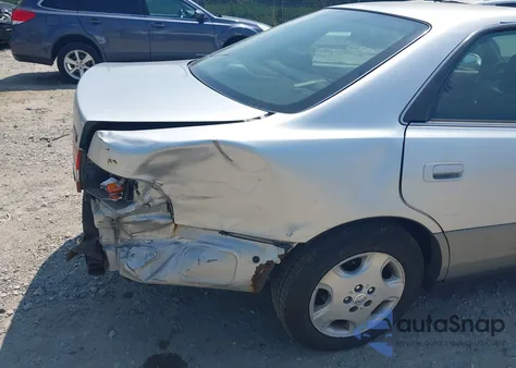 2000 Lexus Es 300 из США, поврежденный, VIN JT8BF28G5Y0289228